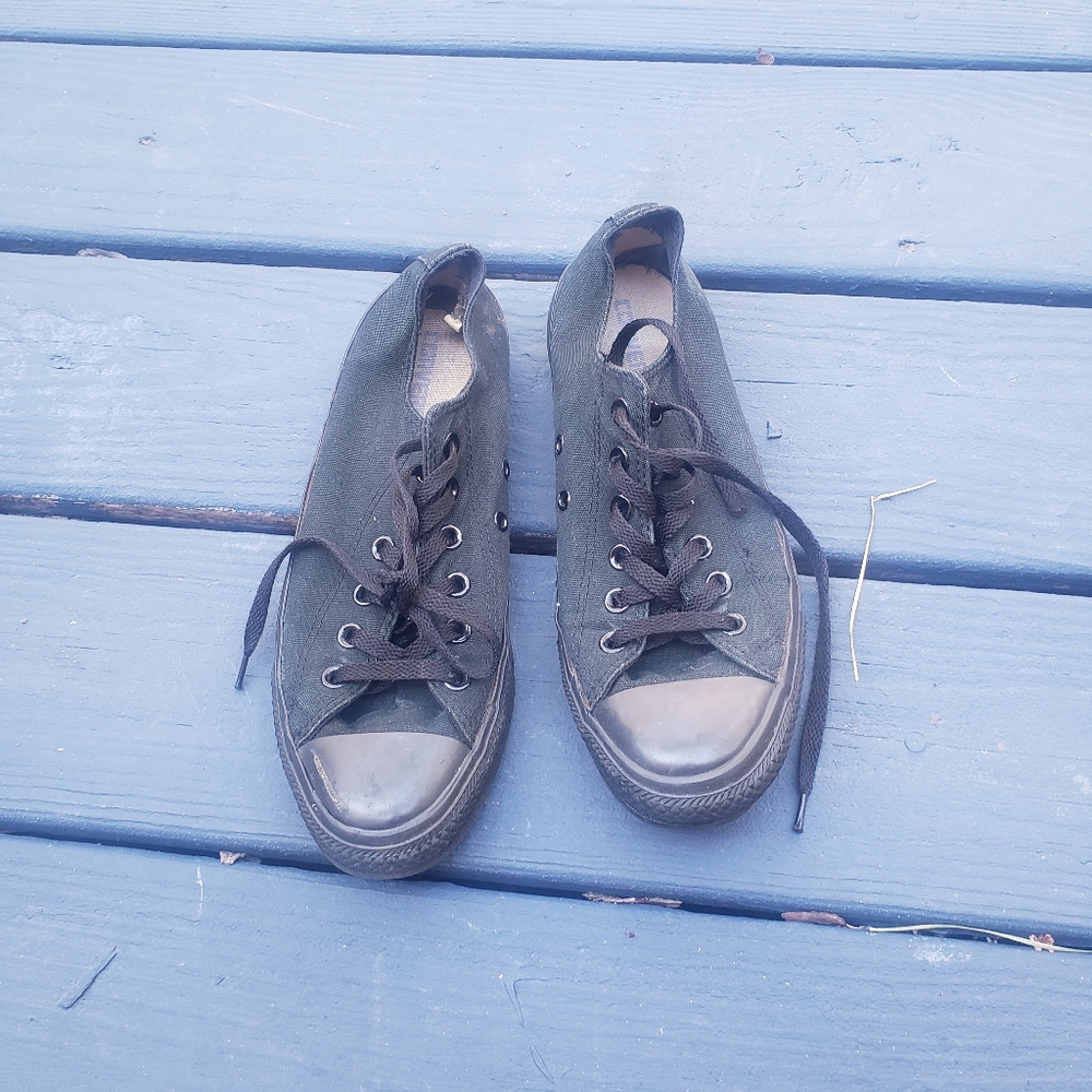 All black low top converse